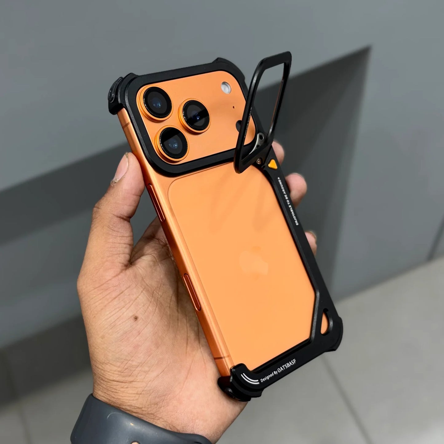 METAL CASE iPhone 17 Series